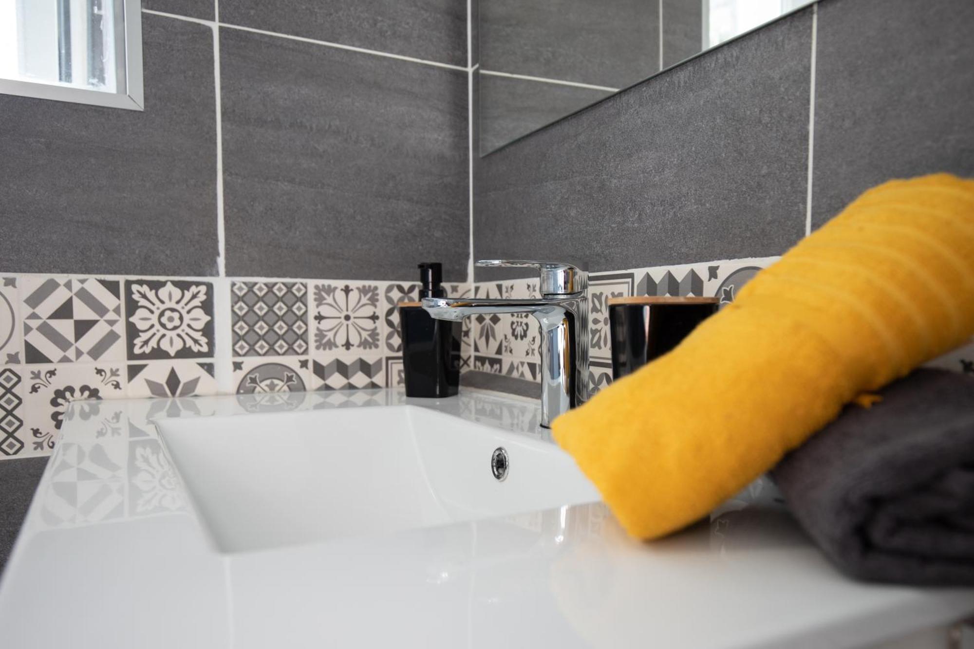 Апартаменты Le Duplex - Hypercentre - Wifi Карпантра Экстерьер фото